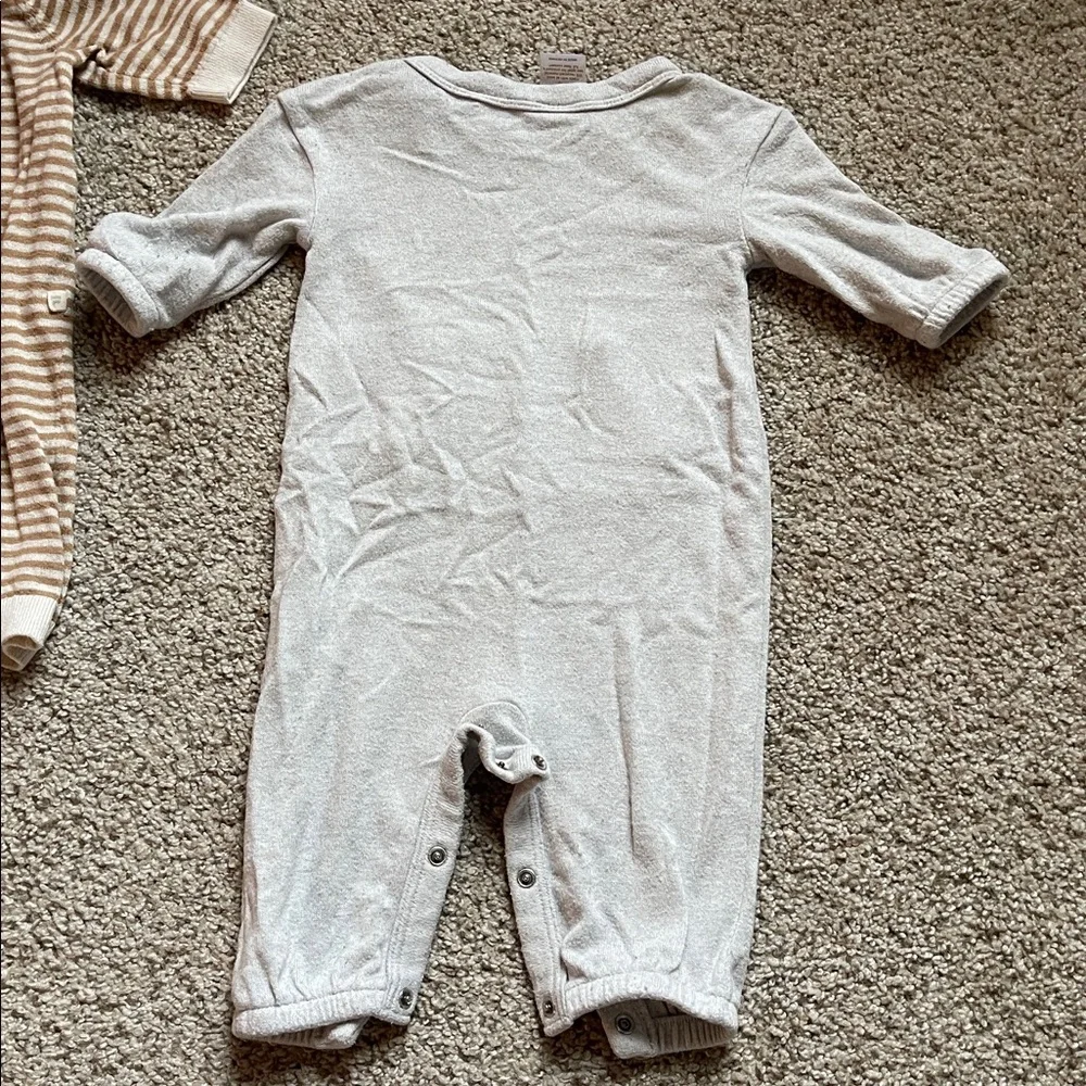 Baby GAP 0-3 Newborn Baby bundle - Beanie and Striped and Gray One Pieces
